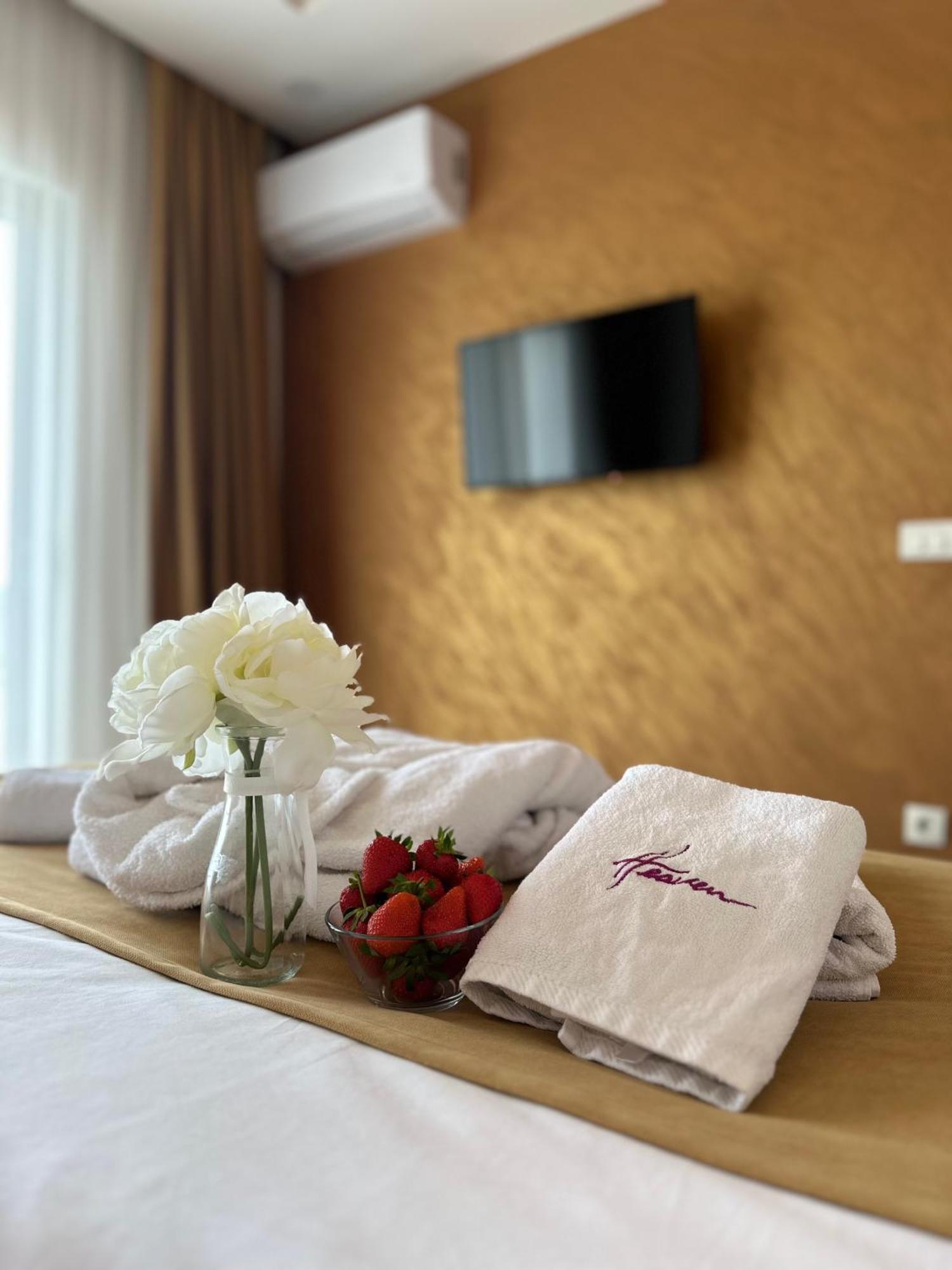 Heaven Lux Ulcinj Otel Dış mekan fotoğraf